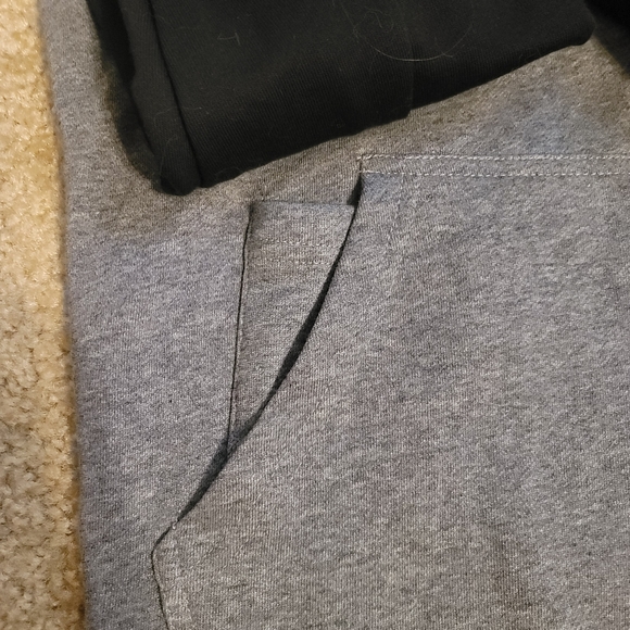 LINUS TECH TIPS Stealth Hoodie Pro Size Small S Tech Cellphone pocket zip up - Picture 7 of 8